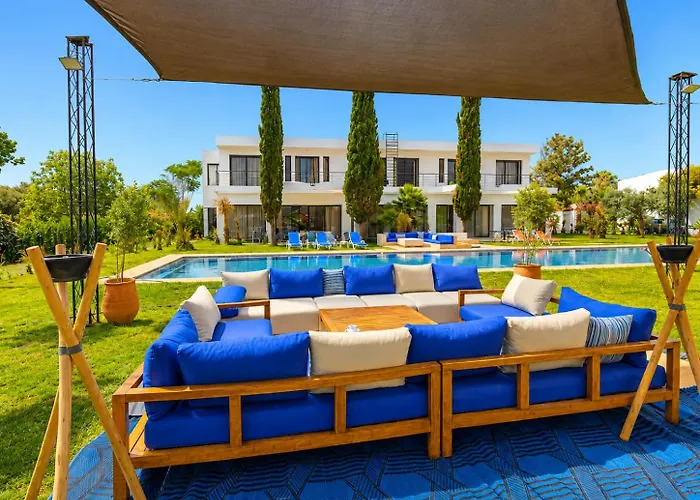 Villa Palm Oasis Dar Bouazza 300M2 Piscine 3 Suites - 4 Chambres - Homecity Signature Casablanca